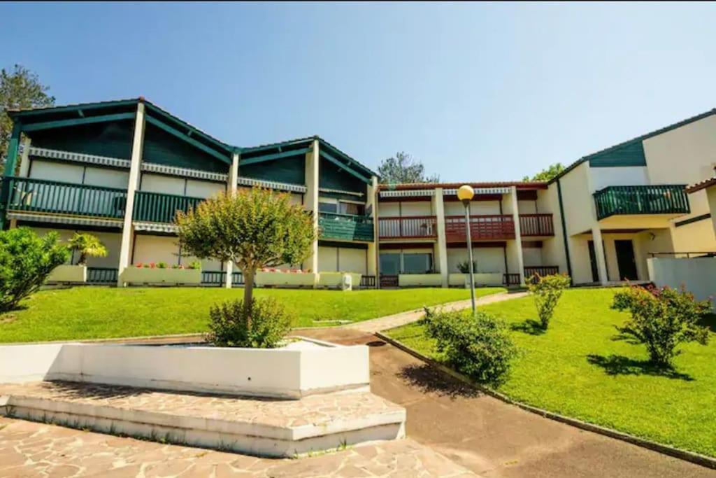 شقة Caporizon-Baillenia-T1 Vue Montagne - Piscine St Jean De Luz سان جان دو لوز المظهر الخارجي الصورة